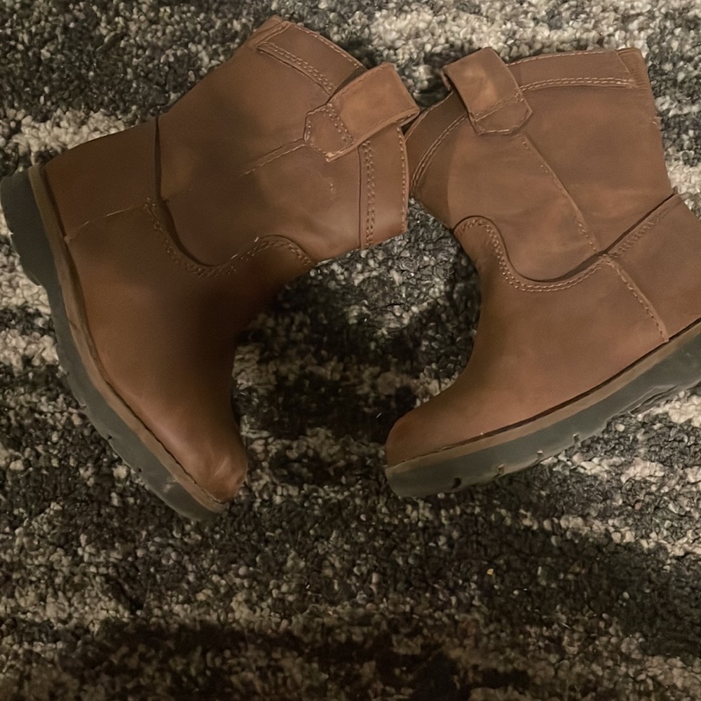 Cat and jack boots